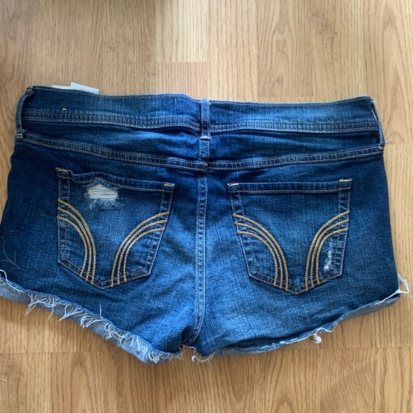 Hollister Pants - Hollister short shorts